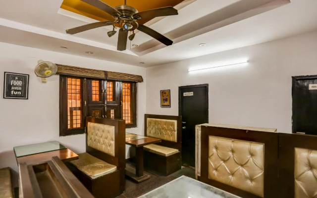 OYO 62291 Parth Residency