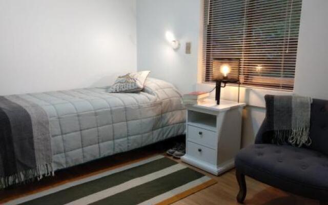 Cordillera de los Andes-Cajón del Maipo-Habitaciones en Casa Compartida con Anfitrión