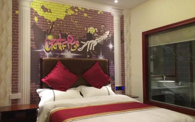 Luzhou Ba Li Nuo Theme Hotel