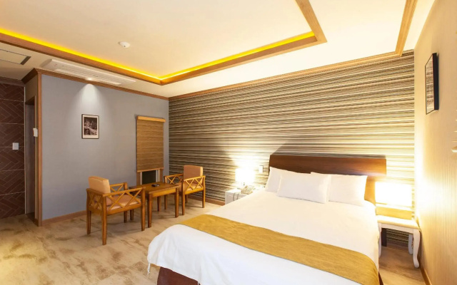 Sahara Hotel