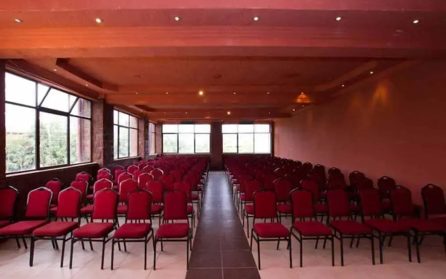 Lal Hotel and Spa