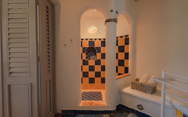 Hotel Costa Las Ballenas