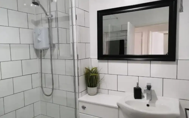 Beautiful 2-bed Seaview Apartment in Plymouth
