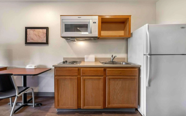 Extended Stay America Select Suites - Indianapolis - West