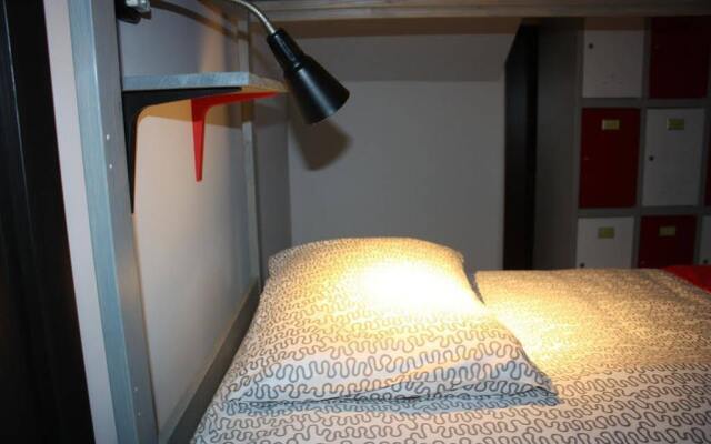 Хостел "Hollywood"