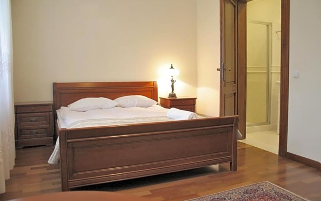 Sofia Bed - Breakfast