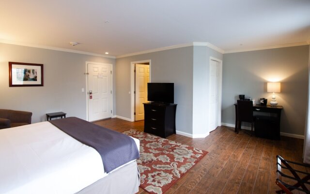 The Dahlonega Square Hotel & Villlas