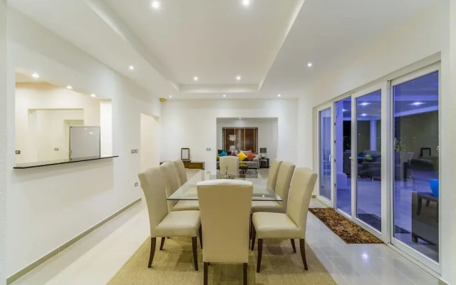Luxury Pool Villa 608