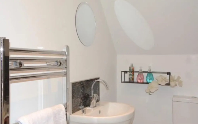 Beautiful 1-bed Apartment Situated in a Mansion