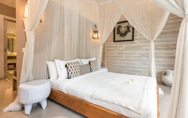Peaceful 4 Bedrooms Private Pool Villas Rice Field View – Guest Rooms – Kerobokan Kelod