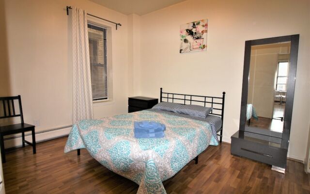 Modern Apartment minutes to NYC