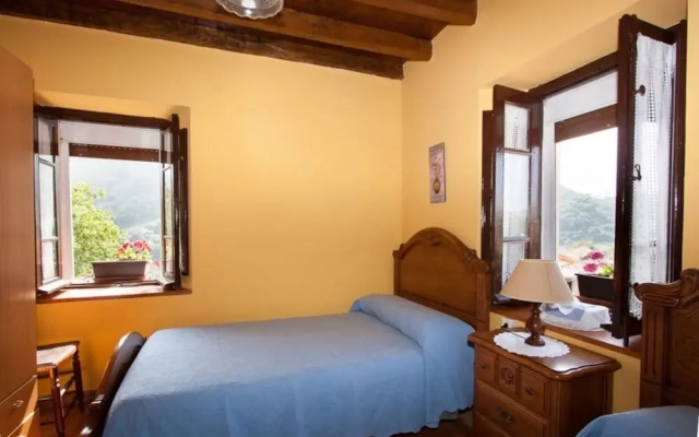 El Cuetu Asturias Traditional Village House