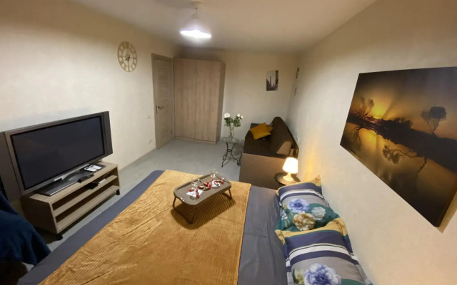 Apartments on Akademika Kargina 38k6