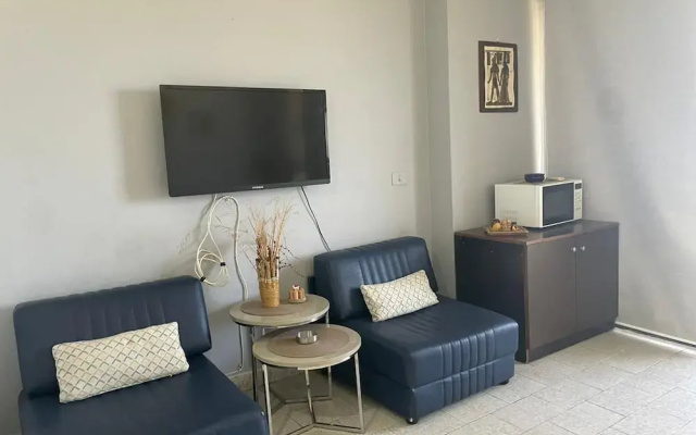 1 Bed Flat - Sleeps 2 - Pets - Pool - Smoking