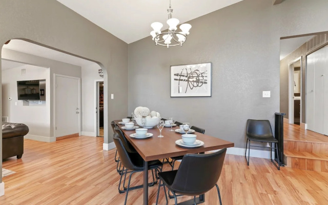 Luxury Home W/pool, Grill/bar, &movieroom