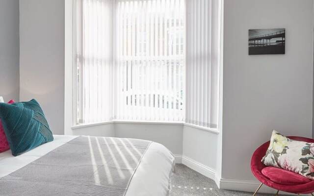 Host Stay Riftswood Ruby