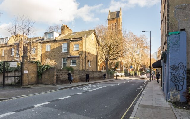 Modern Glenthorne Road Apartment