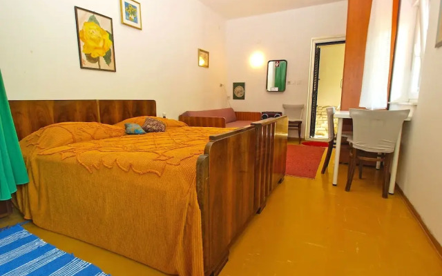 Apartment 461