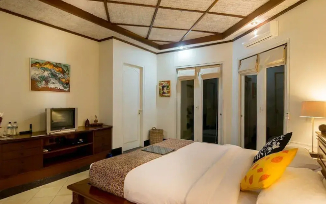 Gajah Biru Bungalows Hotel