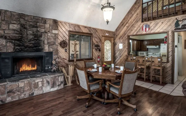 206 Coal Mountain - Three Bedroom Cabin