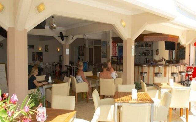 Club Alka Apart Hotel