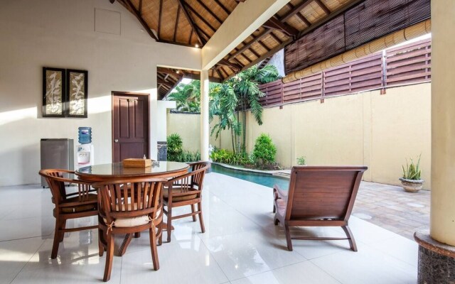 8-BR Private Pool Villa Walk to Seminyak Beach