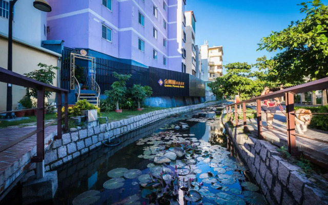 Golden Phoenix Hotel