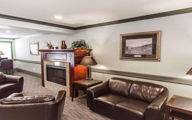 Velora Hinton, Ascend Hotel Collection