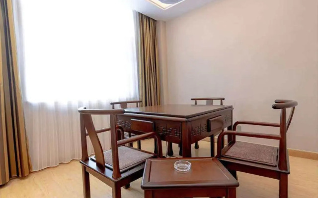 Vienna International Hotel (Wuhan Miaoshan Institute of Technology)