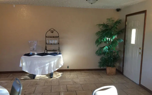 The Country Edge Motel