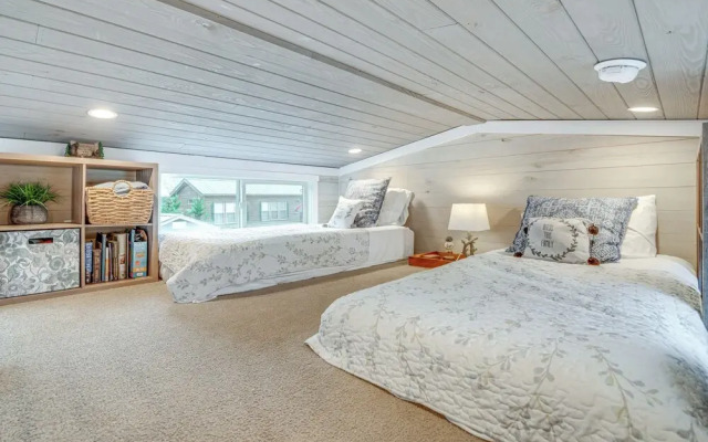 Tiny Home in Flat Rock: Easy Access to I-26!