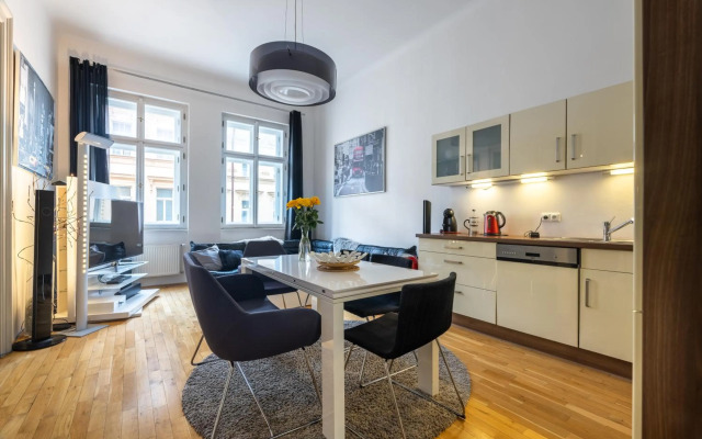 Lesser Town Apartment Melnicka by easyBNB