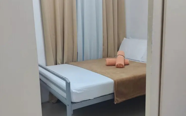 Cozy Condo in Quezon City With Private Pool