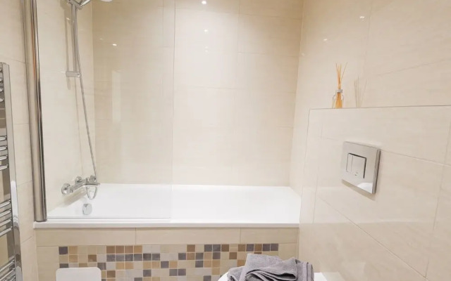 Stunning 3-bed Apartment