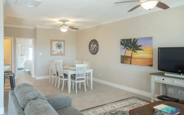 Easy Breezy 3 Bedroom Townhouse