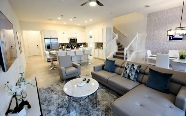 178fr 5 Bedroom Townhouse