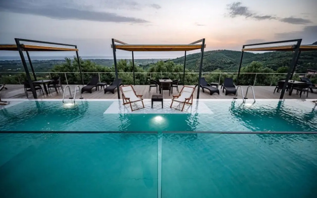 Serenity Suites Sea View 3
