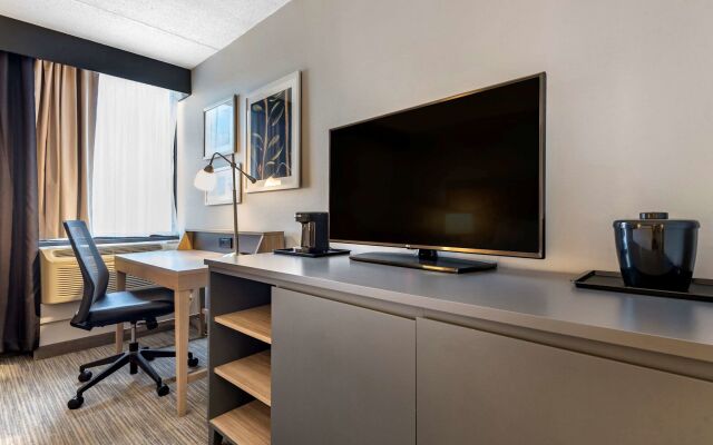 Comfort Inn & Suites Liverpool - Syracuse North