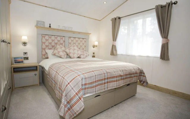 6 Berth Luxury Lodge in Christchurch, Dorset
