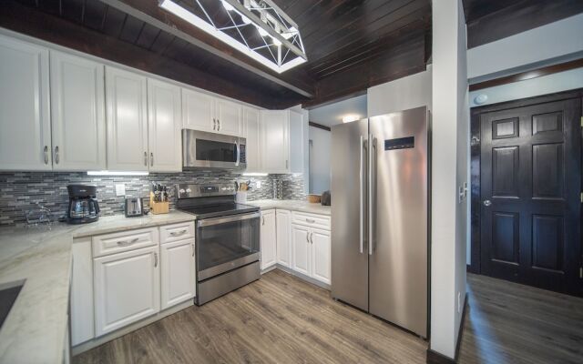 Tennis Townhomes 1323