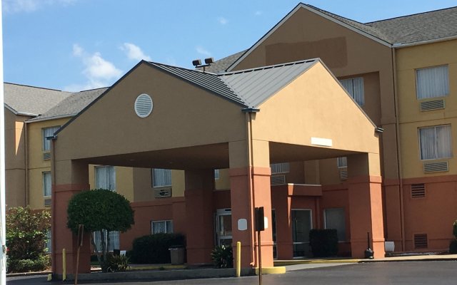 Red Roof Inn & Suites Vicksburg