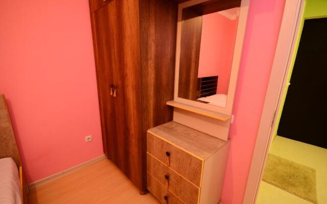 Lika'S House