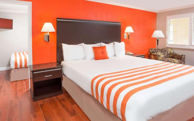 Casa Blanca Hotel - Orange