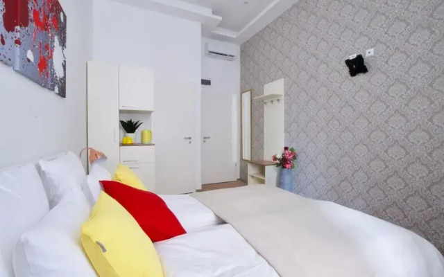 St King 11. Studio Apartments