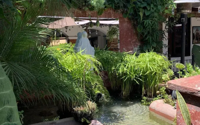 Nikikot Hotel and Hostal Food & Drink