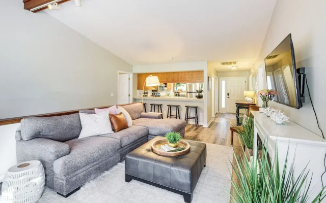 Pinehurst Home: Fire Pit, BBQ + Golf Course View!
