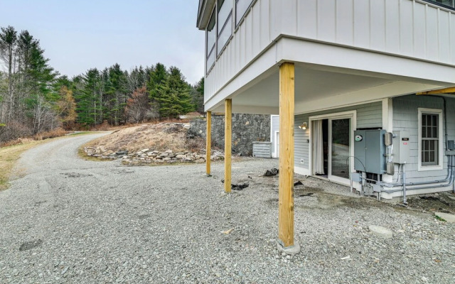 Mountain Views & Fire Pit: Sandgate Getaway