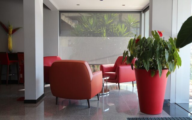 Hotel Feira Pedra Bela