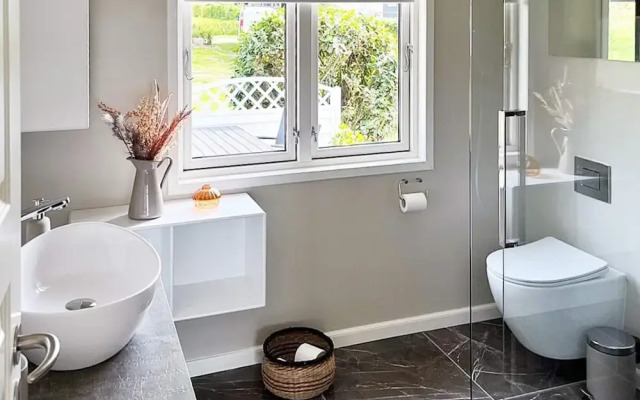 Secluded Retreat by Water - By Traum Ferienwohnungen