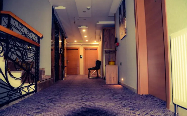 Rua World Hotel